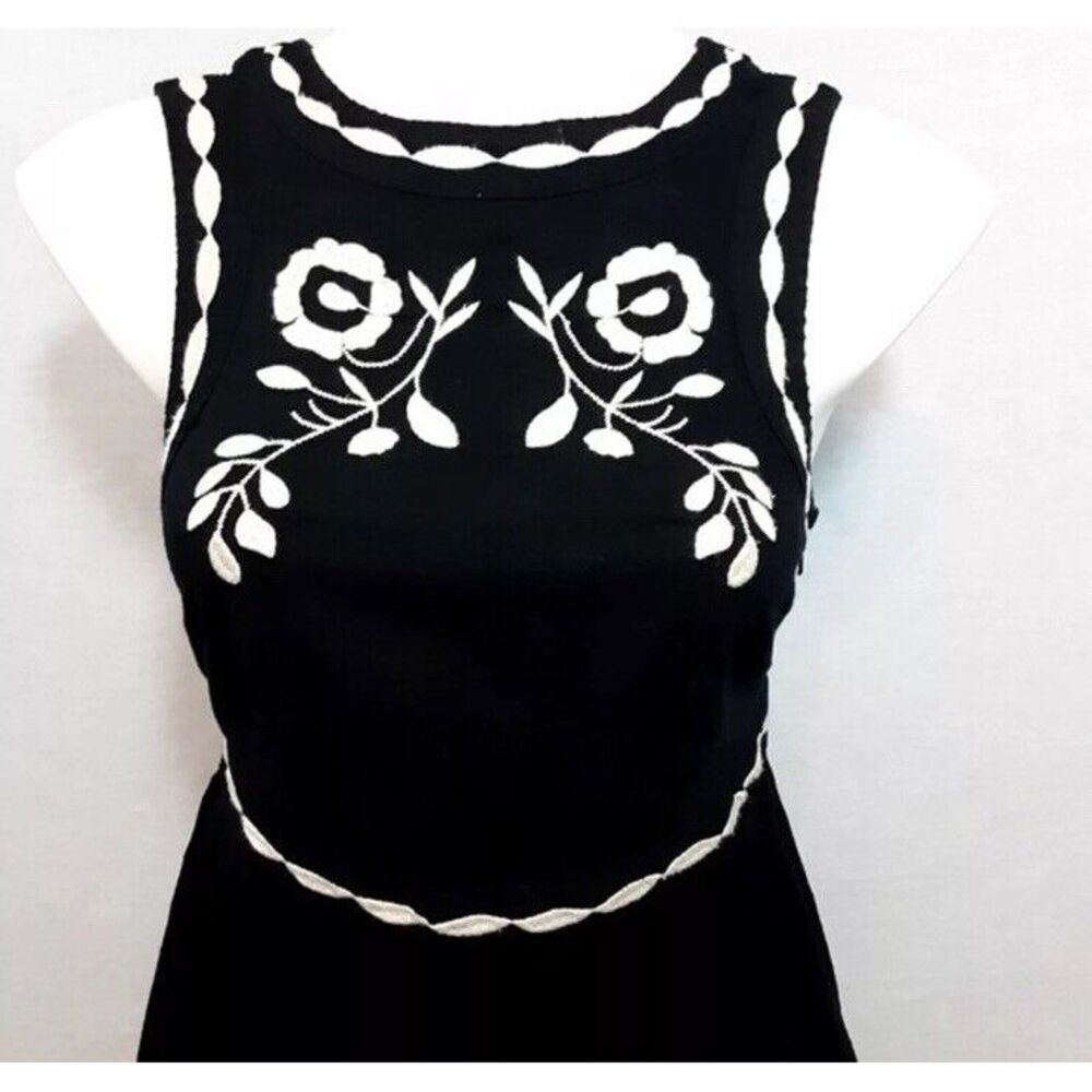 Free People Birds of a Feather Embroidered‎ Floral Skater Dress Size 2 - Picture 4 of 7
